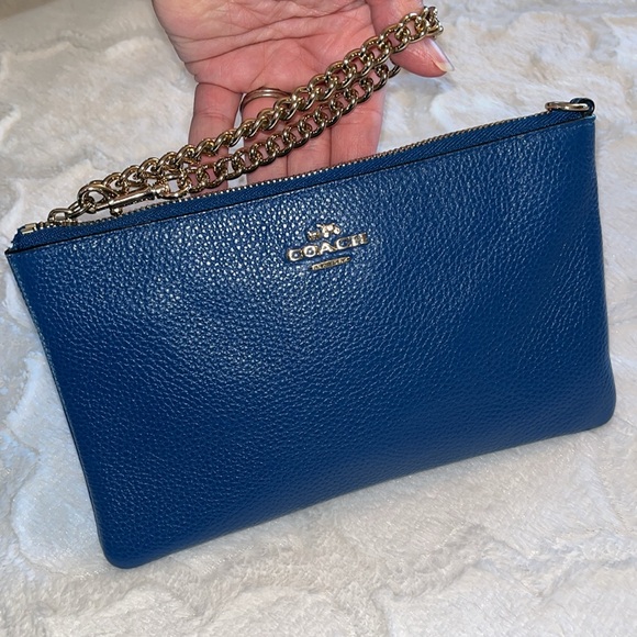Coach Cobalt Blue Pebbled Leather Chain Wristlet/Mini Bag - Picture 4 of 11